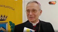 Mirandola consegna la Benemerenza Civica al Vescovo Cavina per l'impegno profuso dopo il sisma