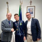 Frosinone, il Sindaco Mastrangeli incontra il campione d’Italia di pallanuoto under 15 Nicolia